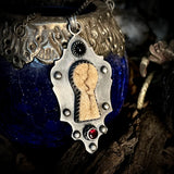 Silver lock skull cap pendant