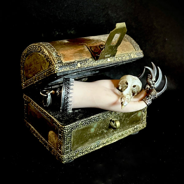 Claw hand silver pendant