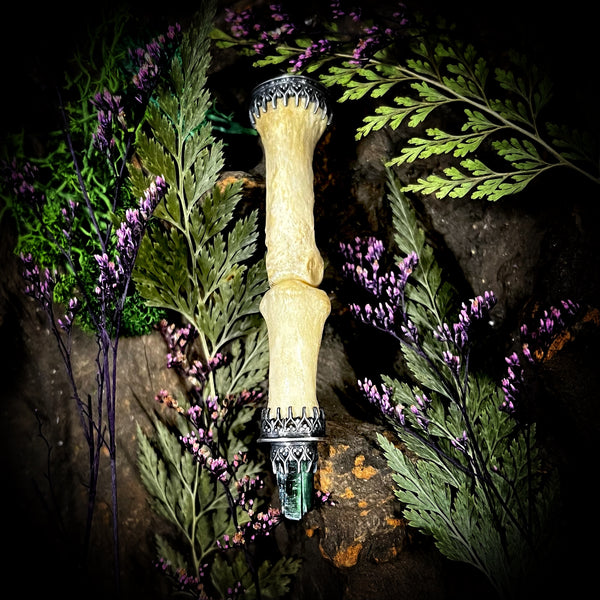 Double finger bone vivianite pendant
