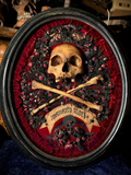 Memento Mori skull & crossbones frame