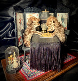 Item 2. Seance cats